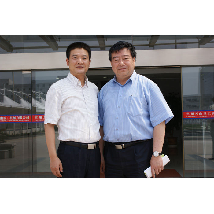 國務(wù)院參事、中國再生能源學(xué)會理事長石定寰考察天山重工